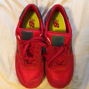 New Balance traditional classics! Womens size 8.